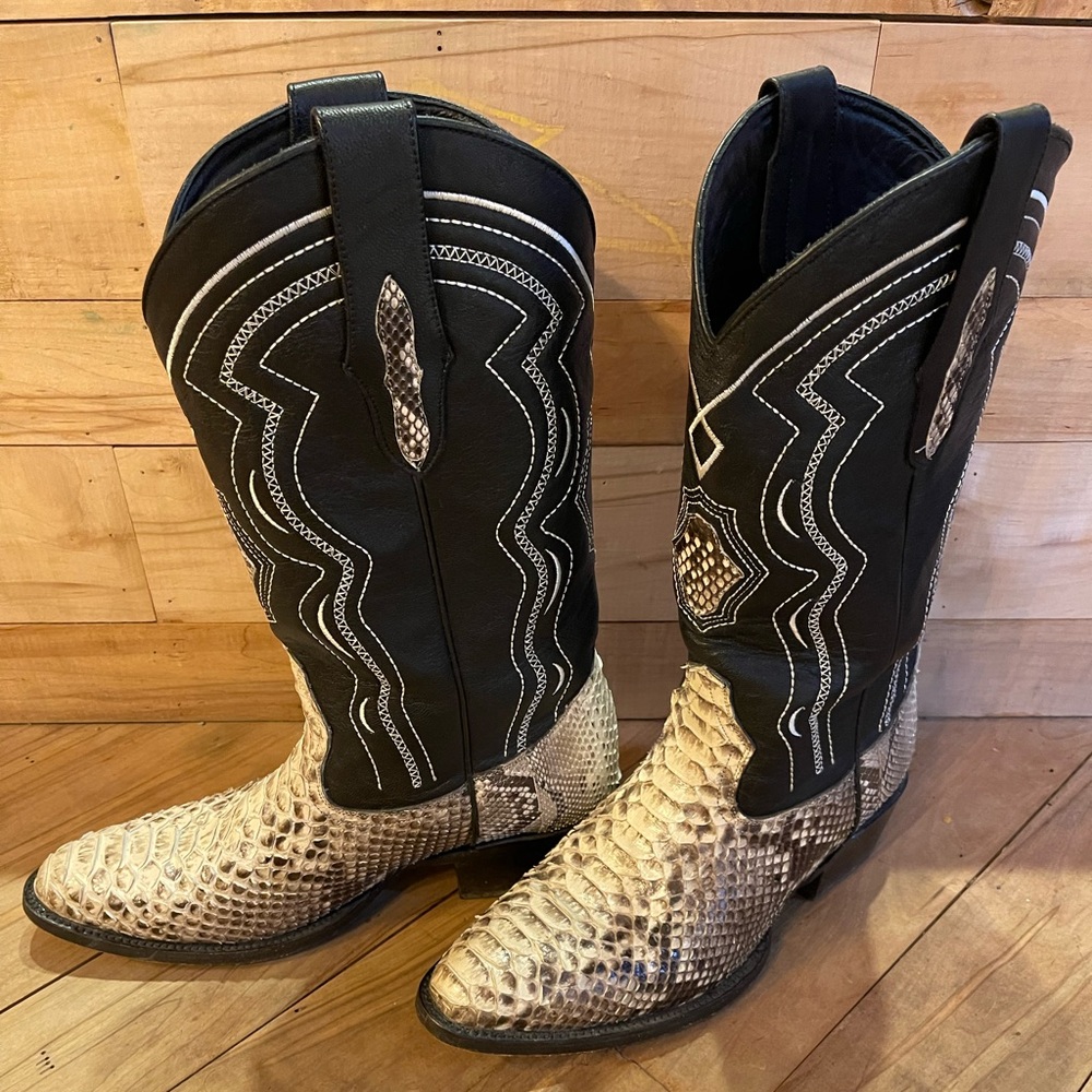 Rockin’ Leather python exotic skin Cowboy boots. Size 12D.